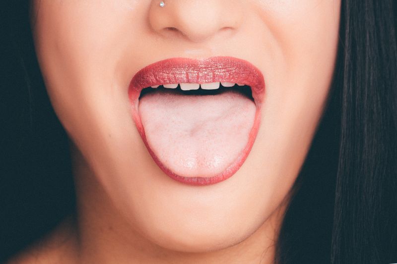 На какво се дължи горчивият вкус в устата ви сутрин?